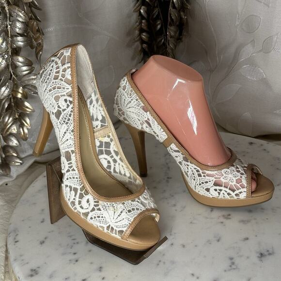 Antonio Melani | Women’s 7.5 | Cream Lace Peep-Toe Heels | Bridal Boho Chic - Picture 3 of 17